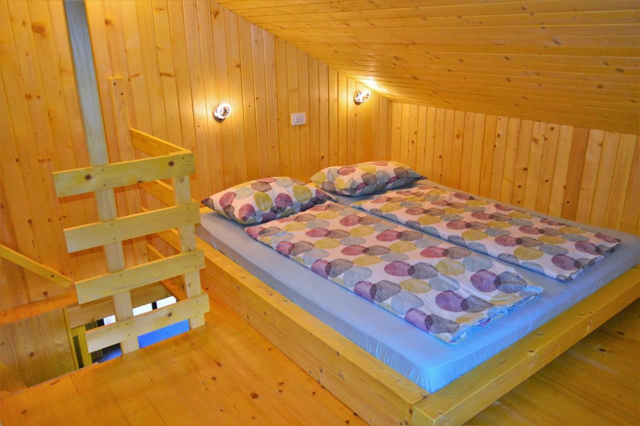 Sleeping With The Bees Kozjak Kobarid Exterior foto